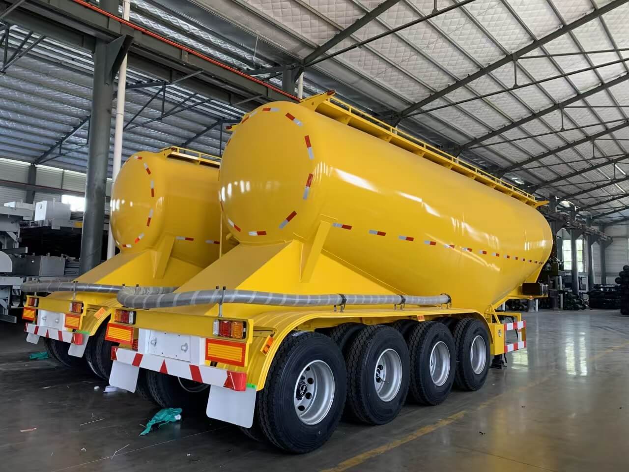 Dry Bulk Cement Trailer